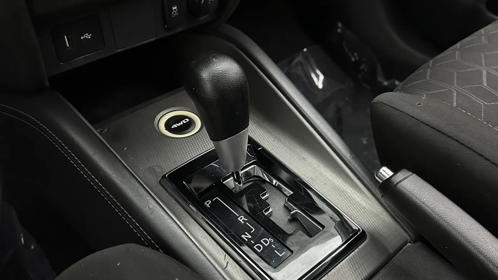 Mitsubishi Outlander Sport photo 15