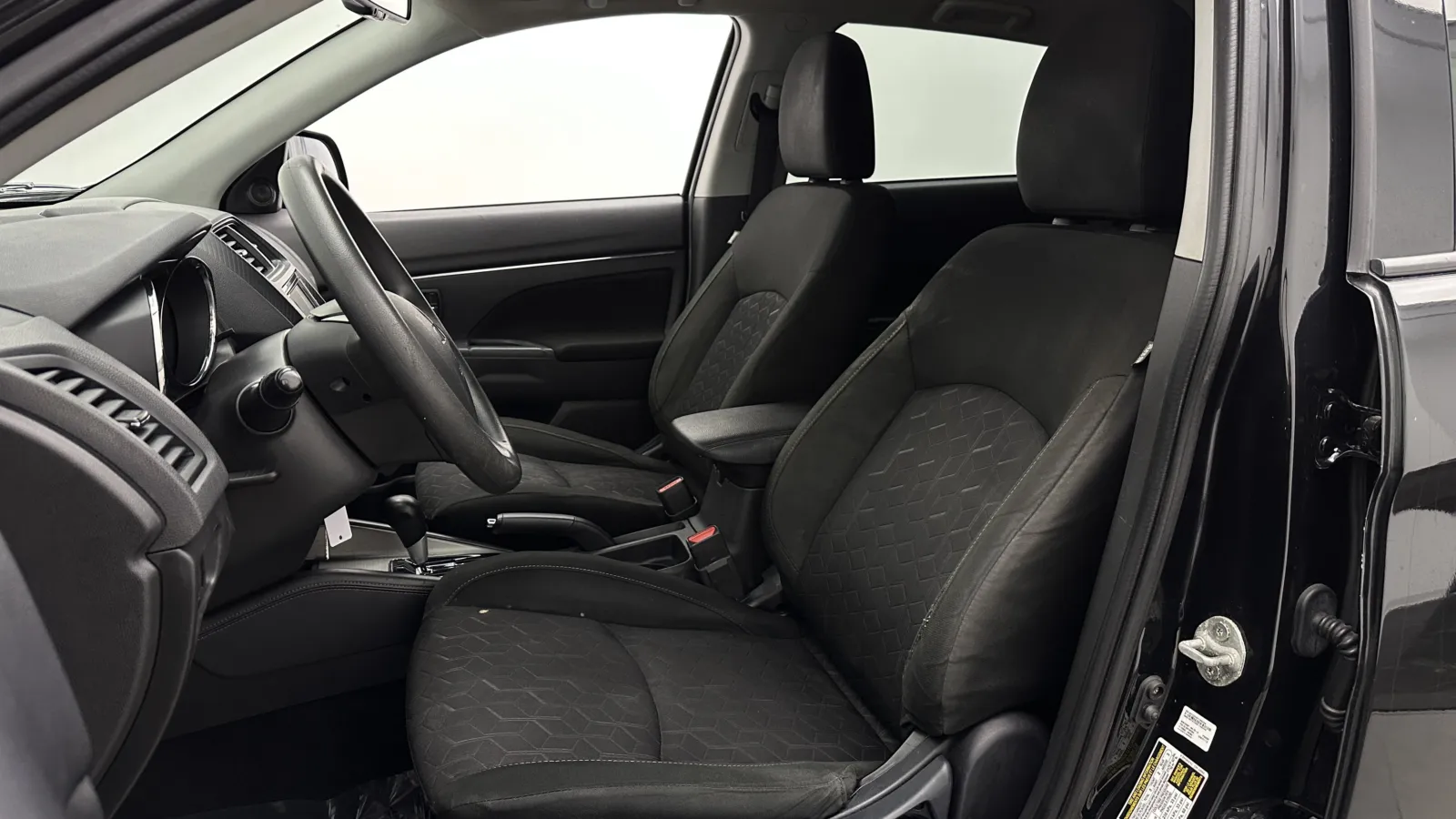 Mitsubishi Outlander Sport photo 13