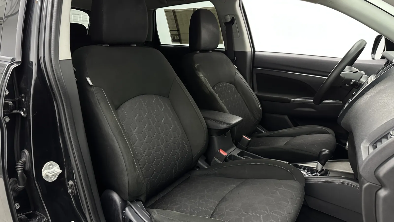 Mitsubishi Outlander Sport photo 32
