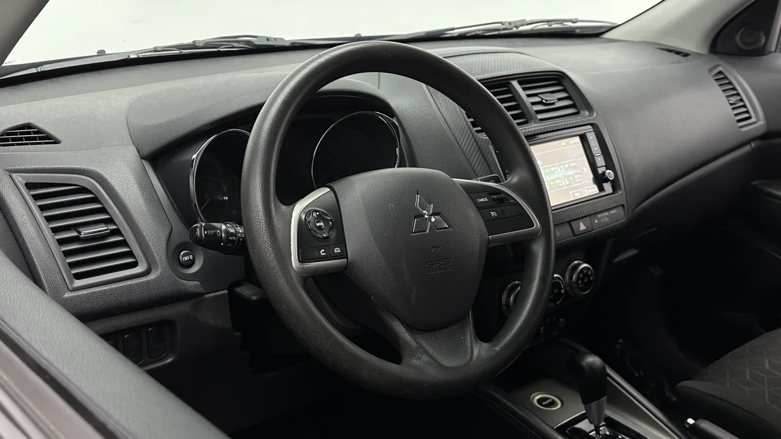 Mitsubishi Outlander Sport photo 9