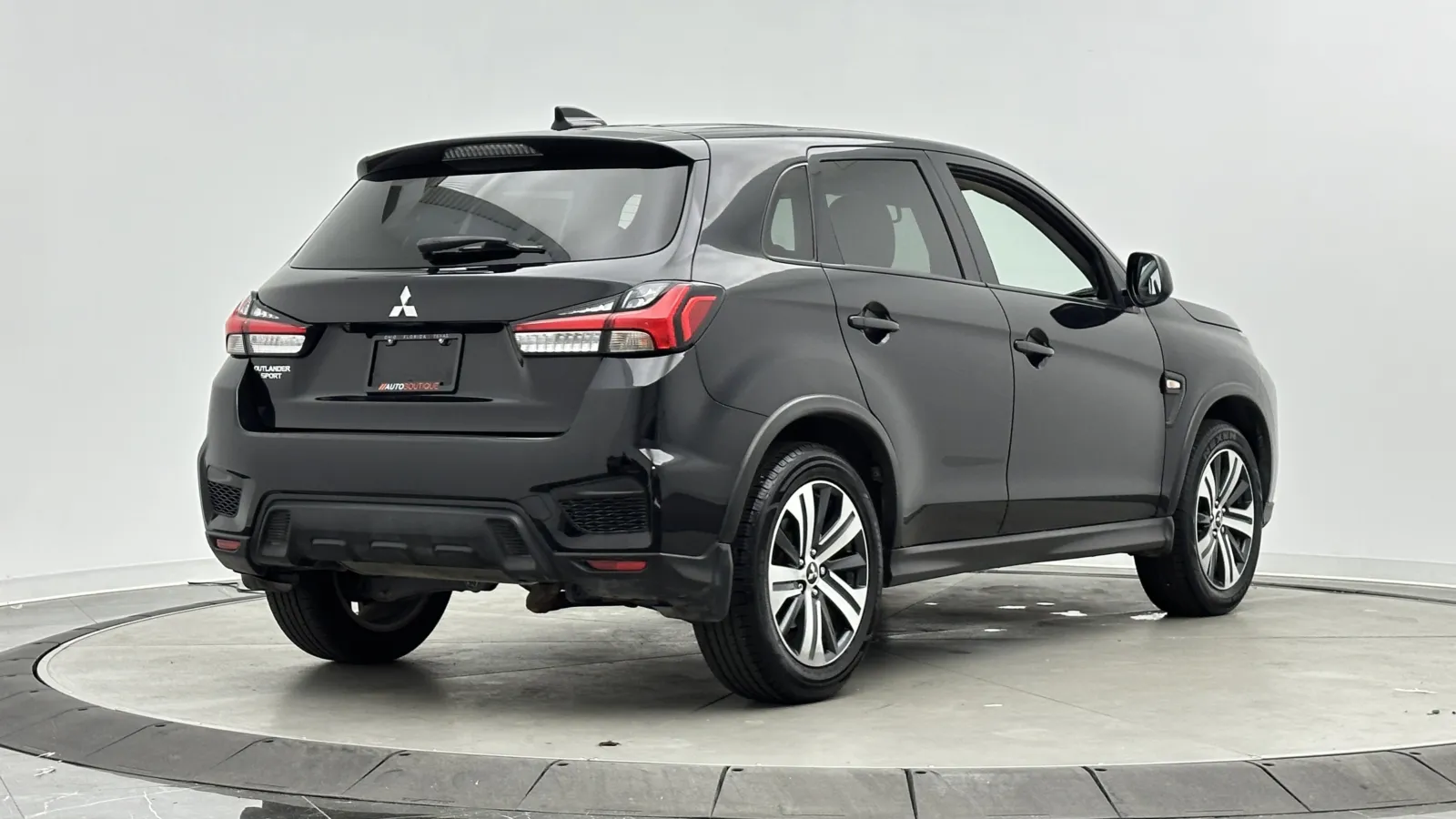 Mitsubishi Outlander Sport photo 7