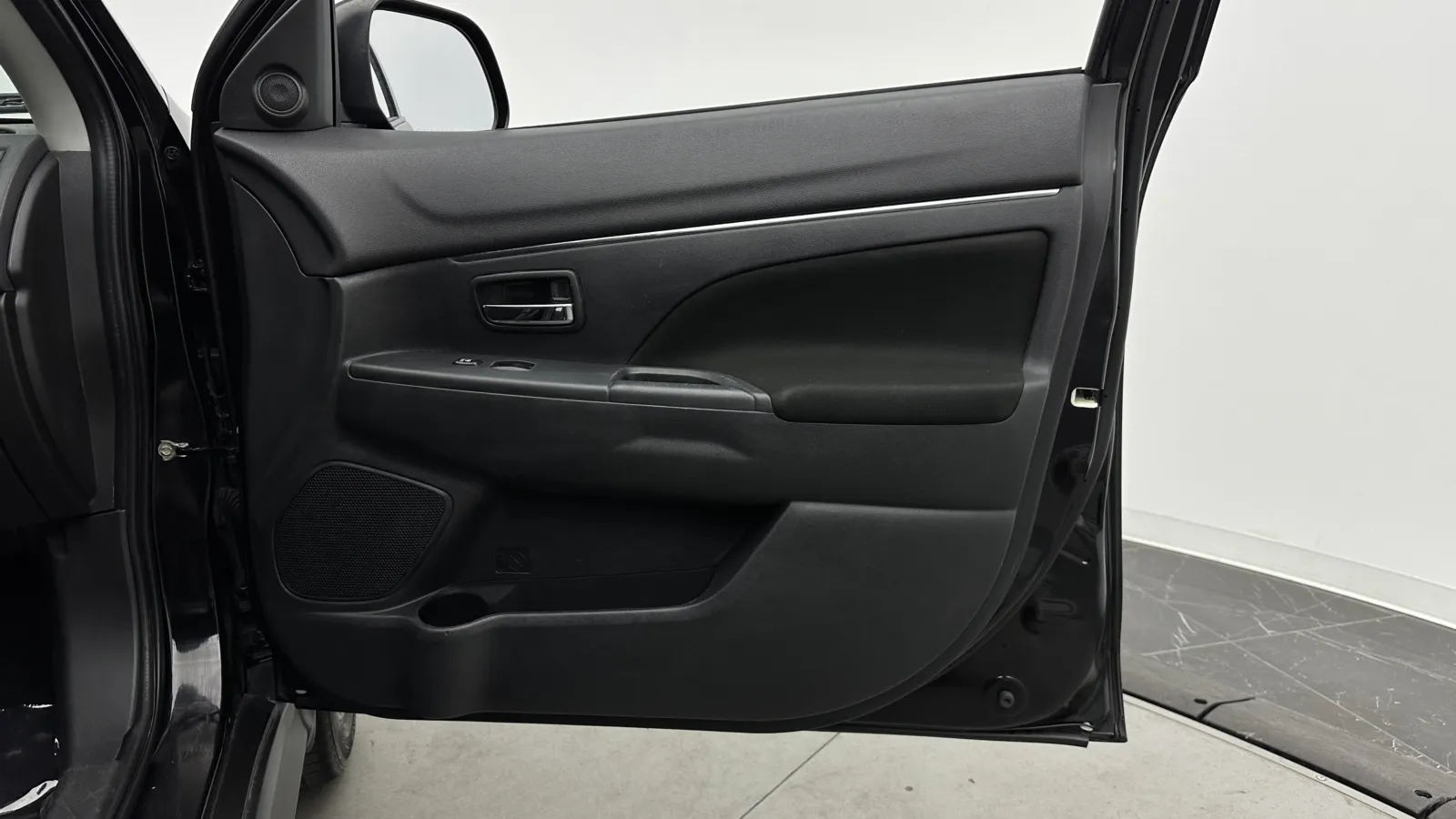 Mitsubishi Outlander Sport photo 30