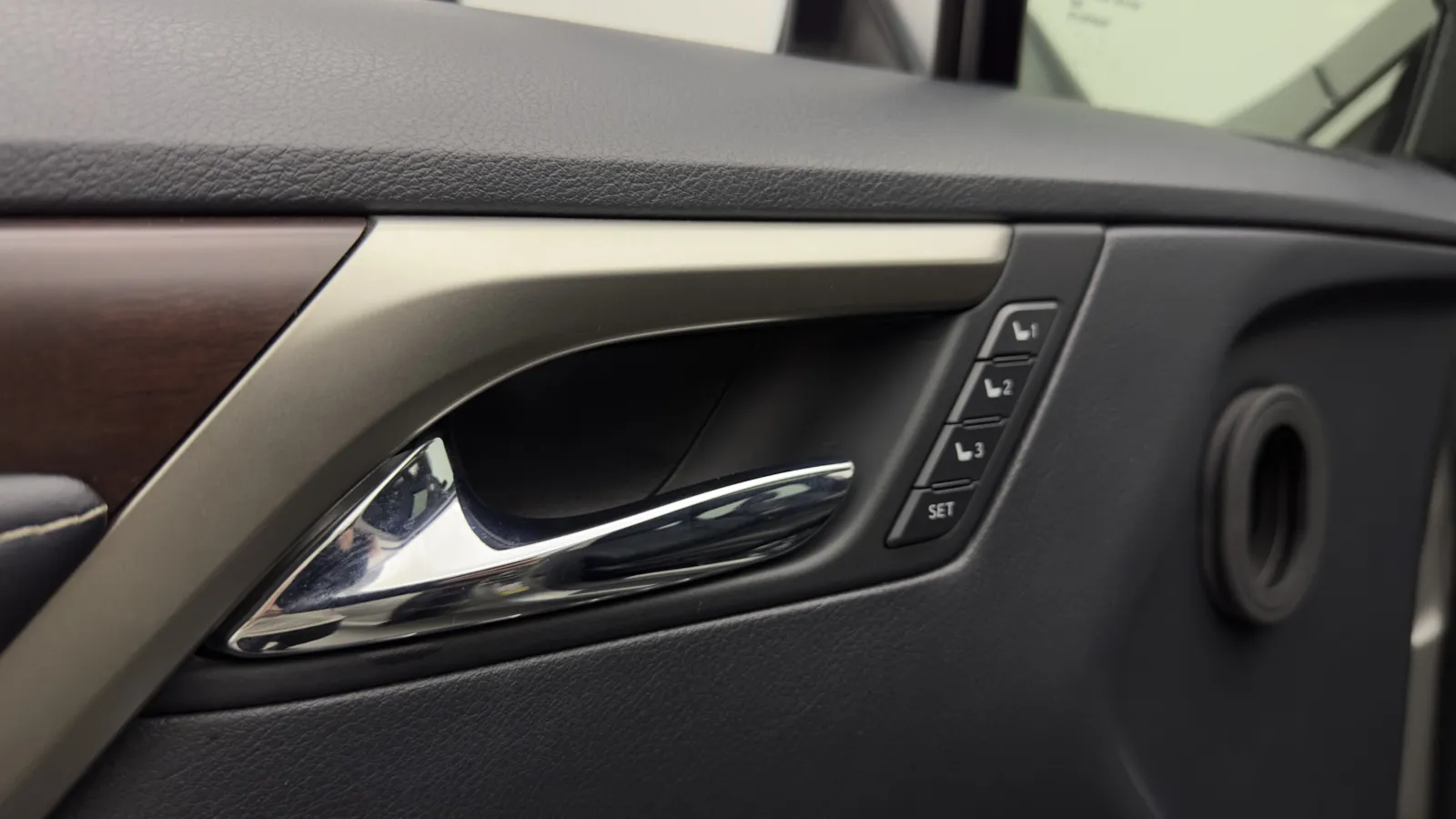 Lexus RX photo 13