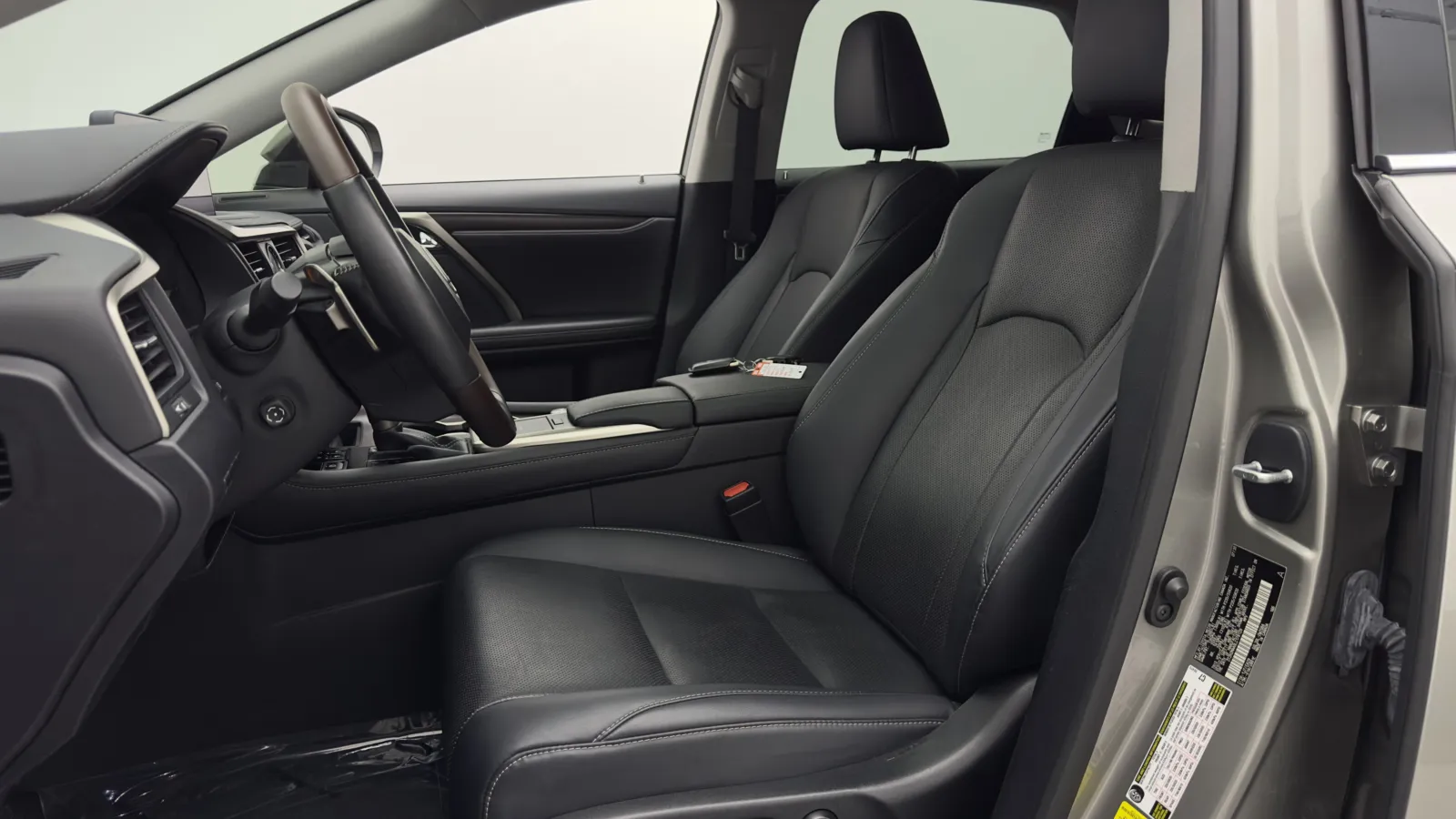 Lexus RX photo 16