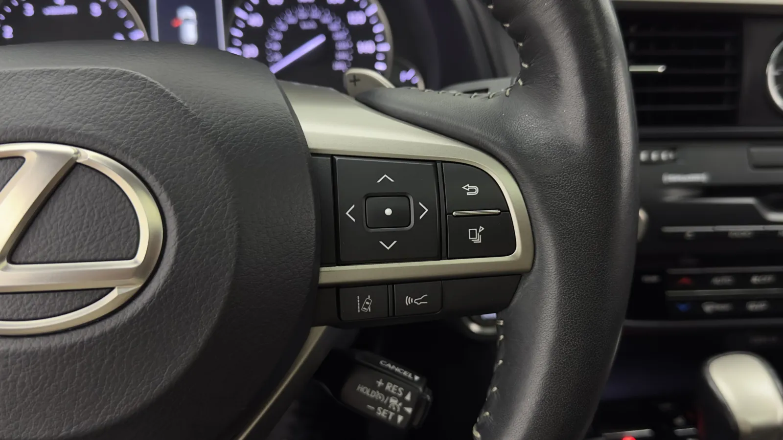 Lexus RX photo 19