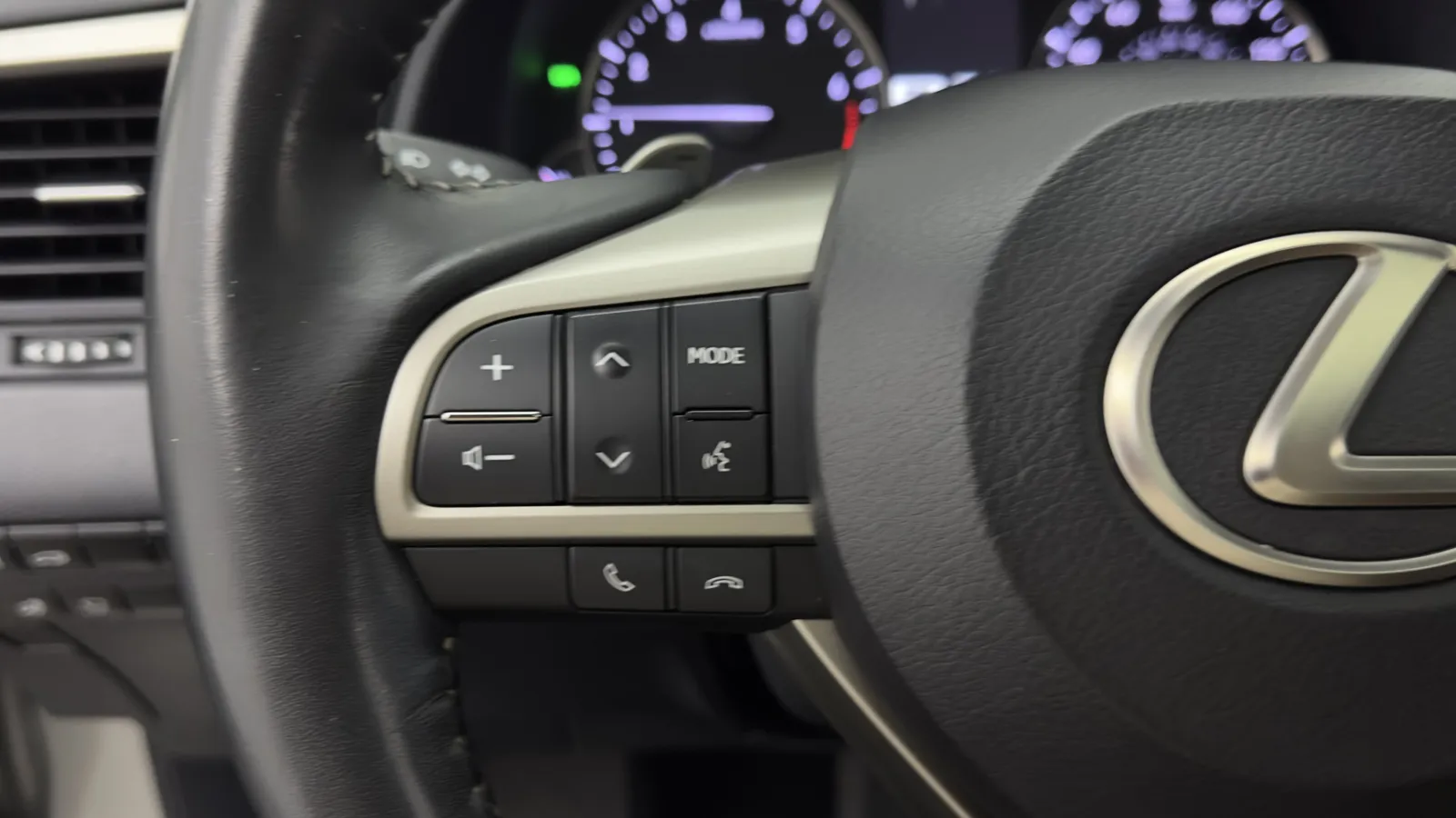 Lexus RX photo 18