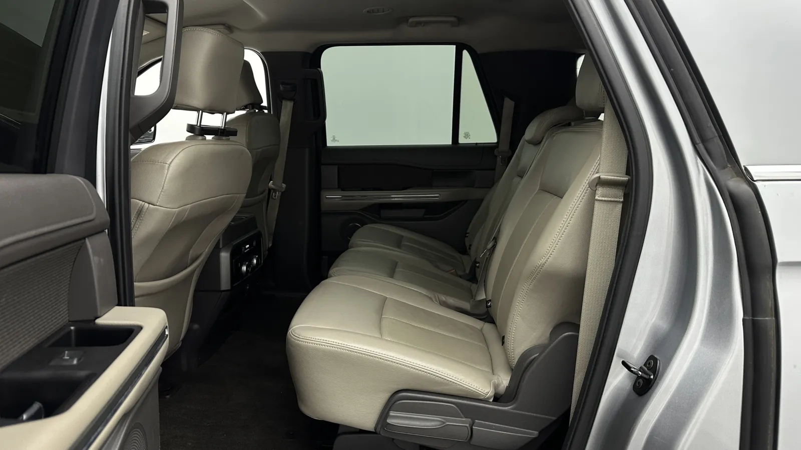 Ford Expedition MAX photo 23