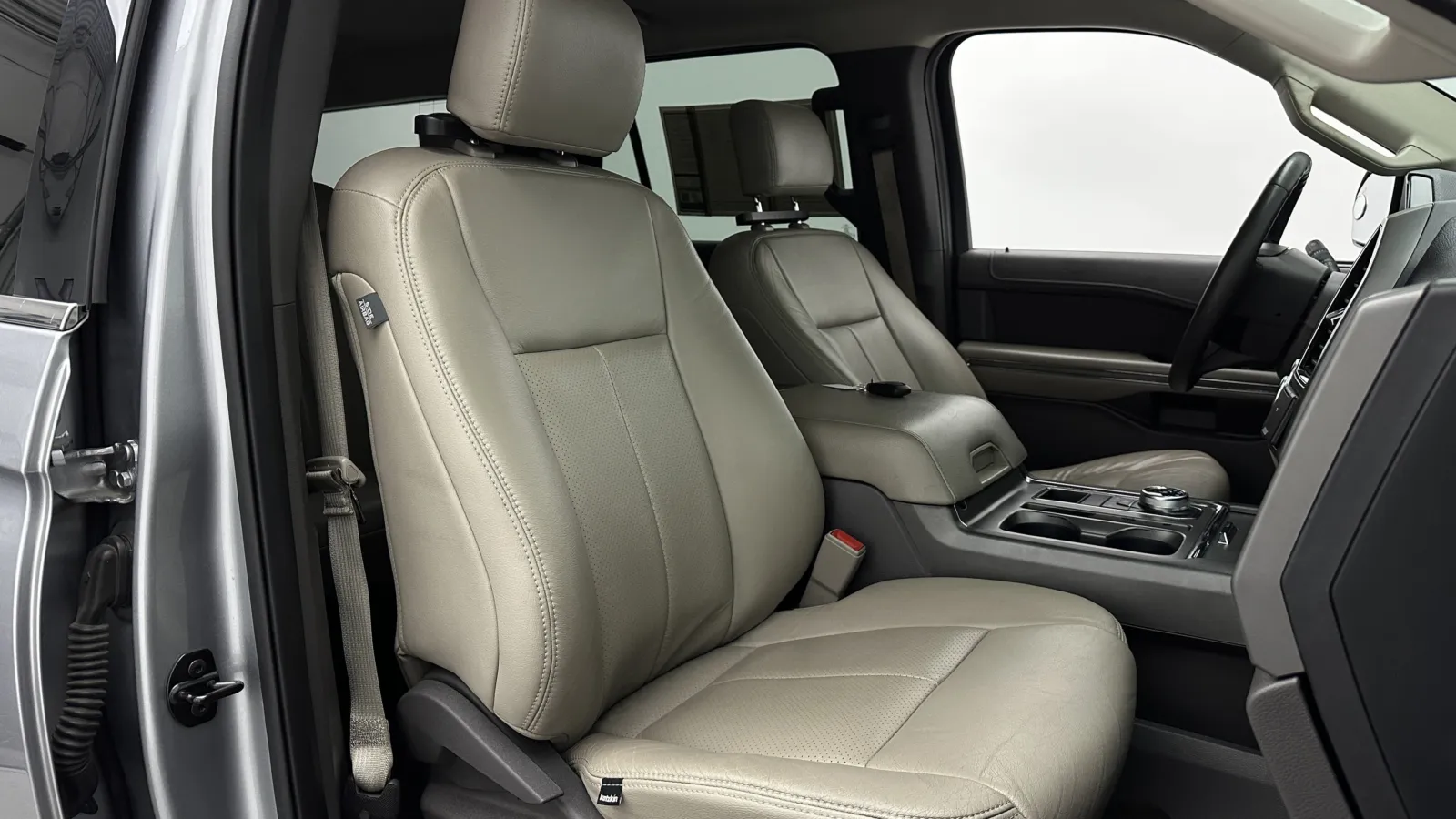Ford Expedition MAX photo 39