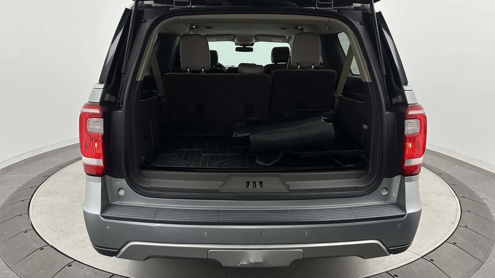 Ford Expedition MAX photo 31