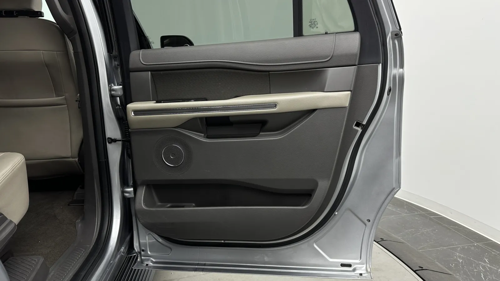 Ford Expedition MAX photo 33
