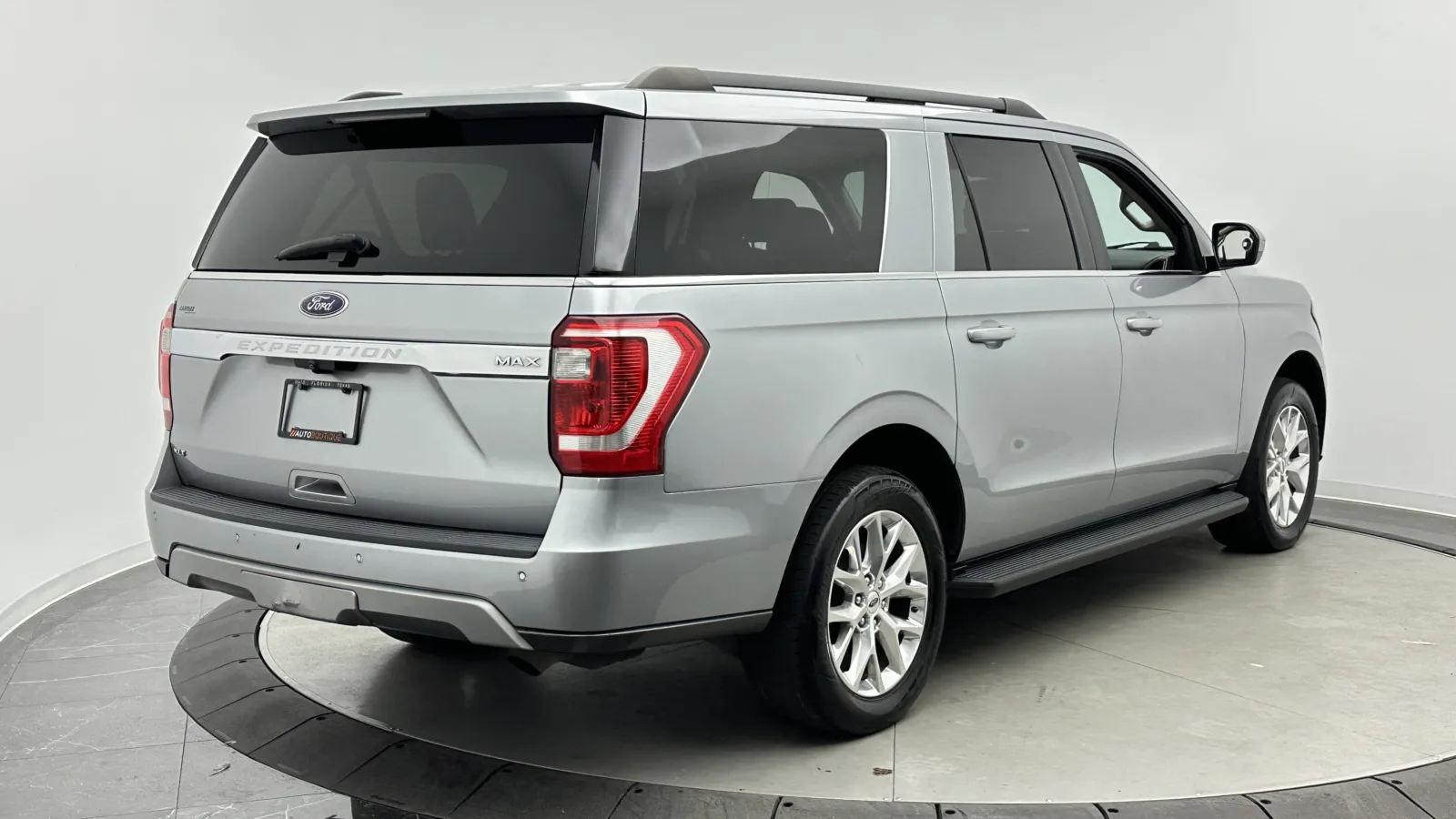 Ford Expedition MAX photo 7