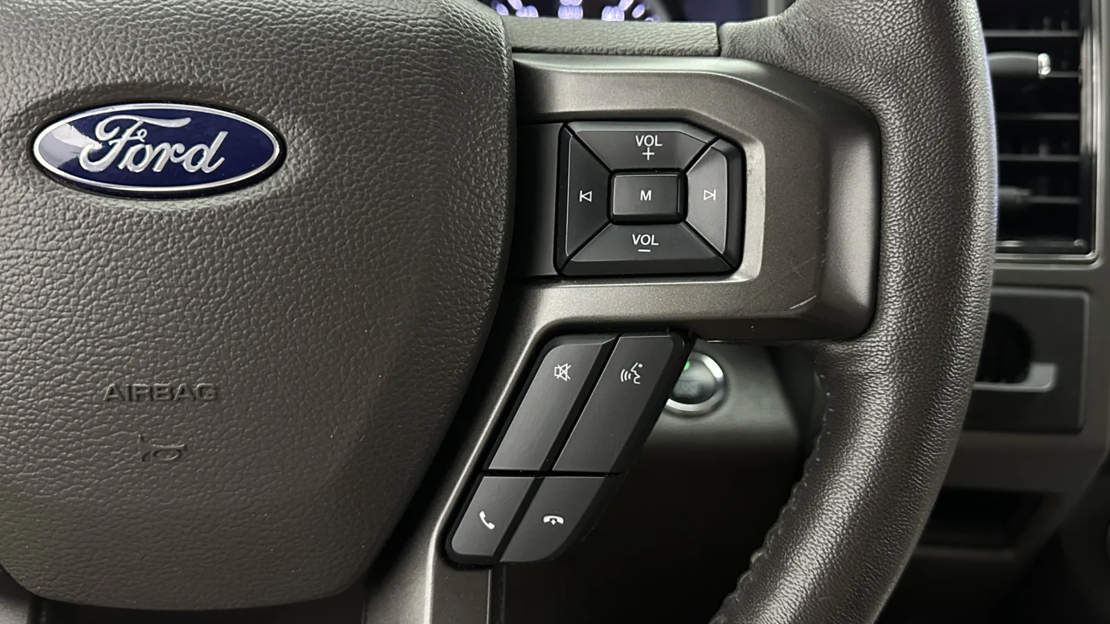 Ford Expedition MAX photo 22