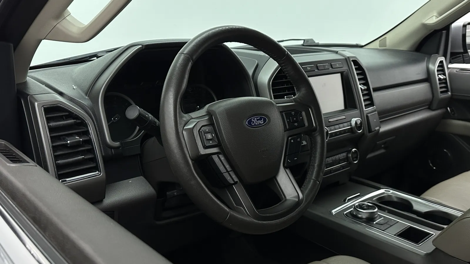 Ford Expedition MAX photo 8