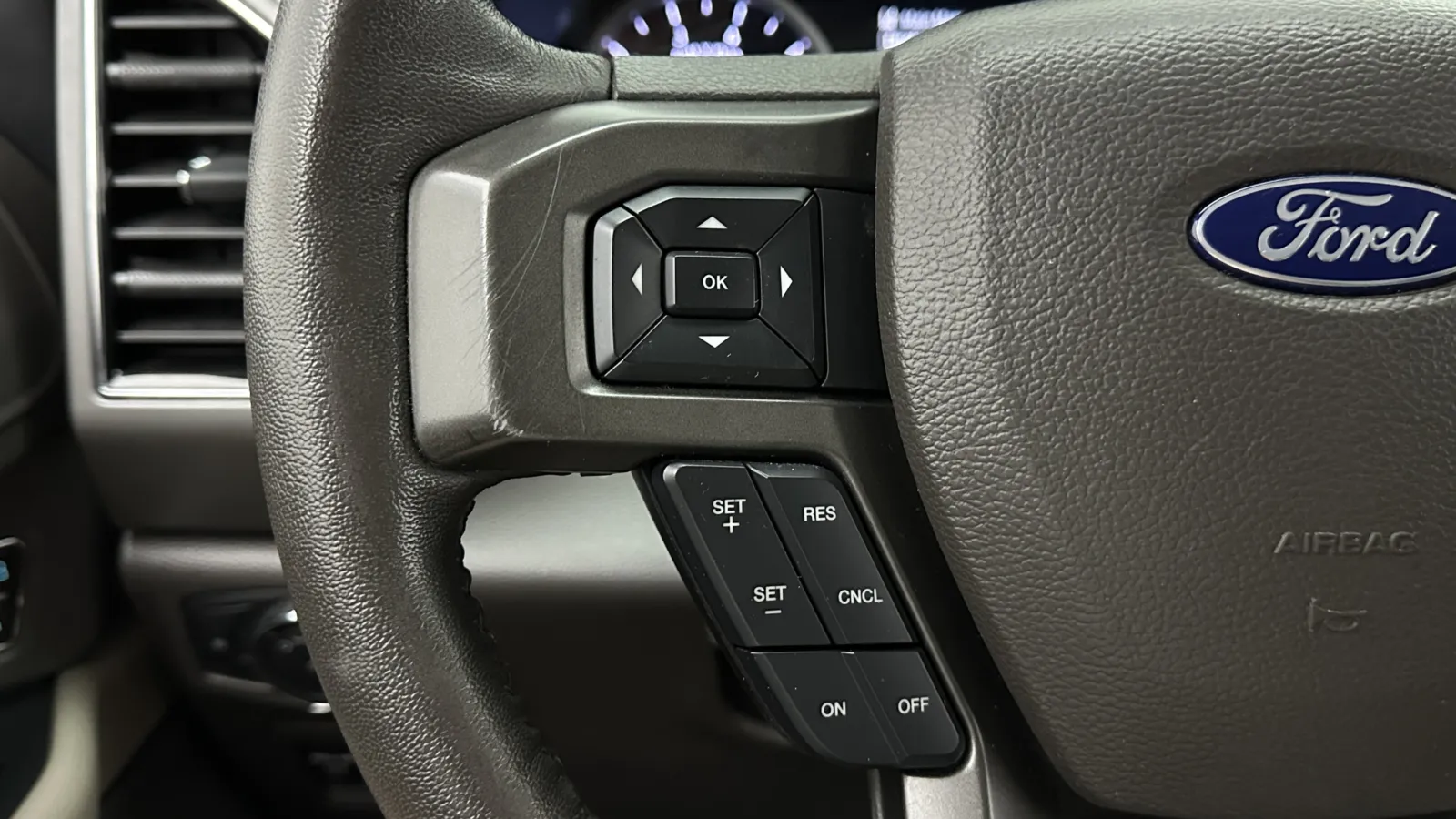 Ford Expedition MAX photo 21