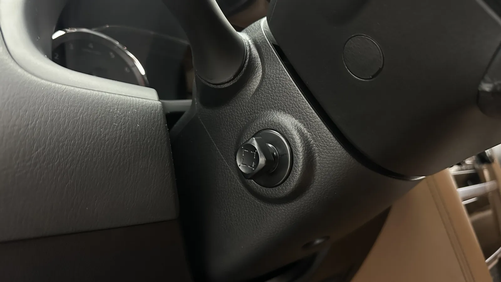 Infiniti QX80 photo 18