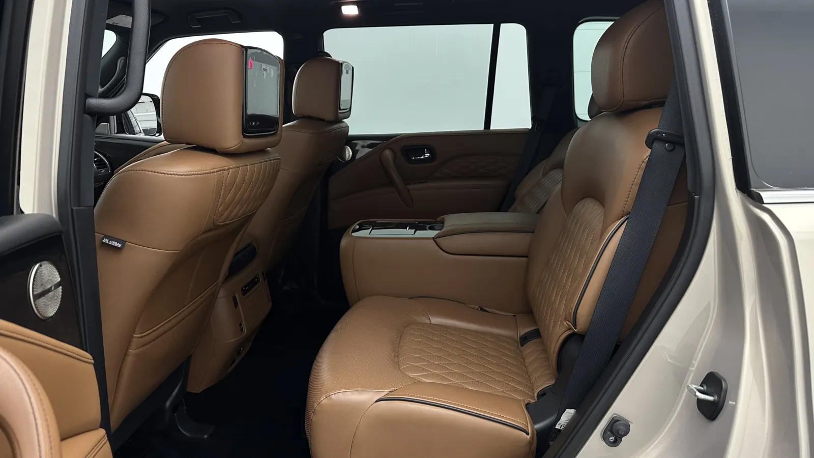 Infiniti QX80 photo 29