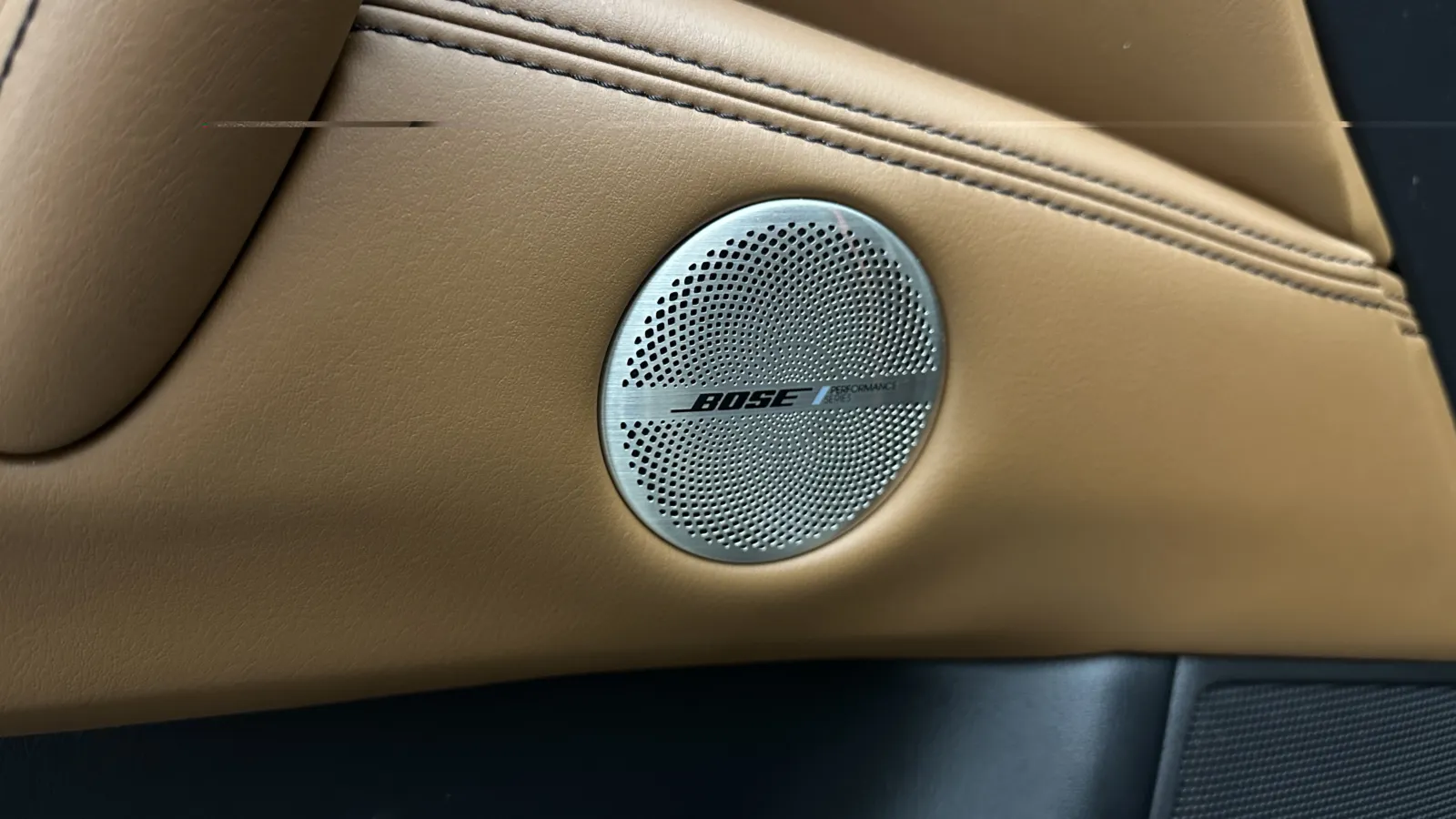 Infiniti QX80 photo 16