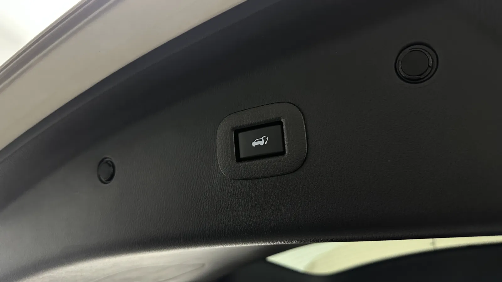 Infiniti QX80 photo 39
