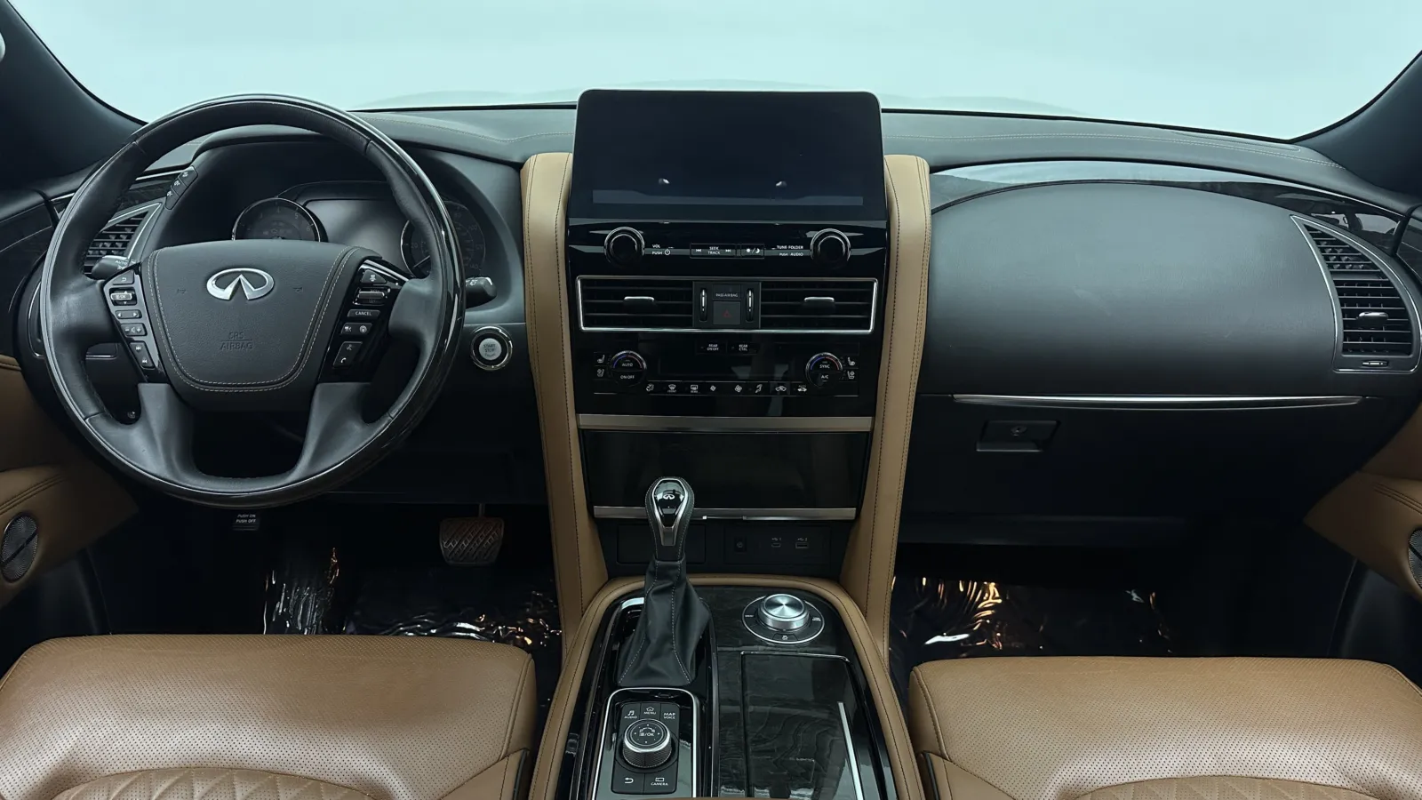 Infiniti QX80 photo 36