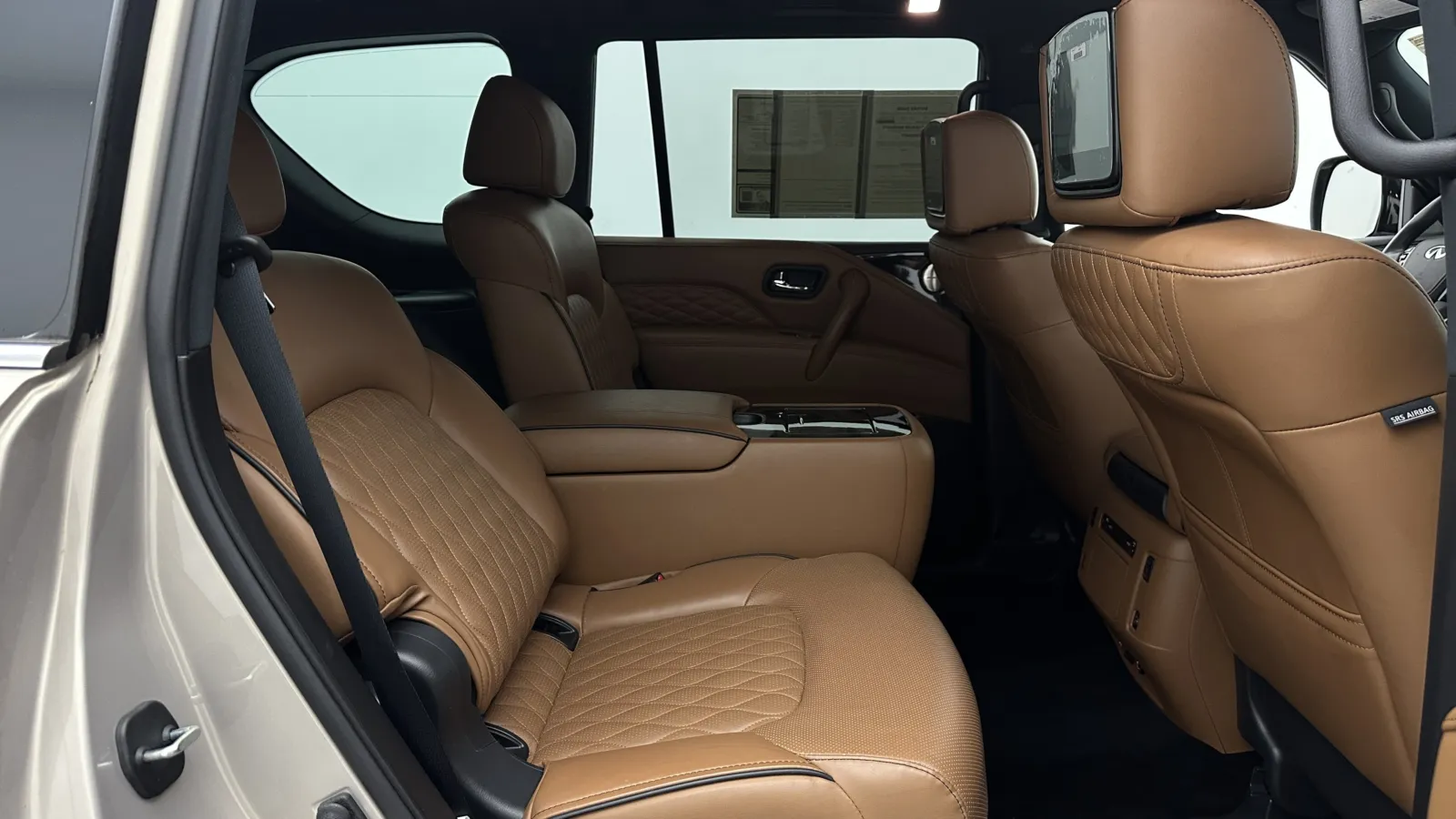 Infiniti QX80 photo 41