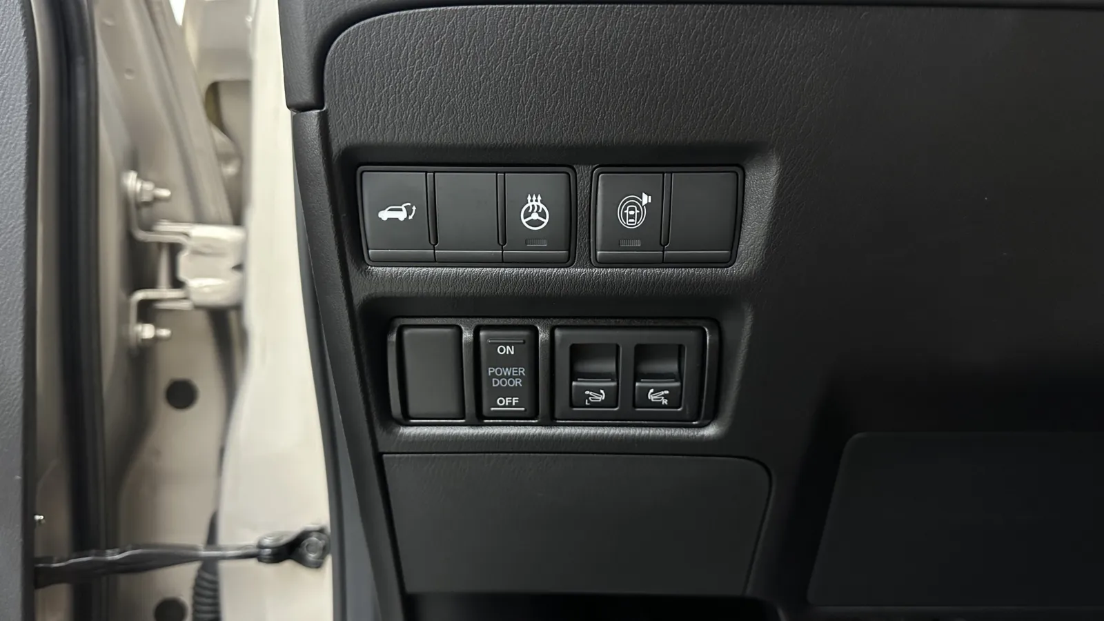 Infiniti QX80 photo 19
