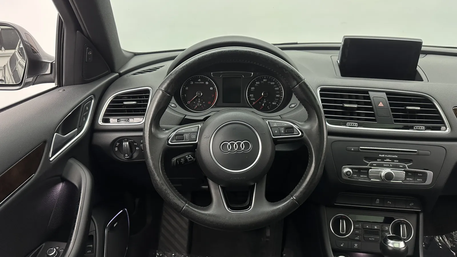 Audi Q3 photo 36