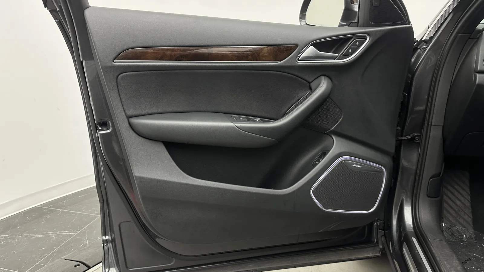Audi Q3 photo 12