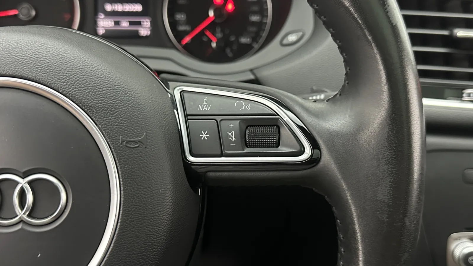 Audi Q3 photo 23