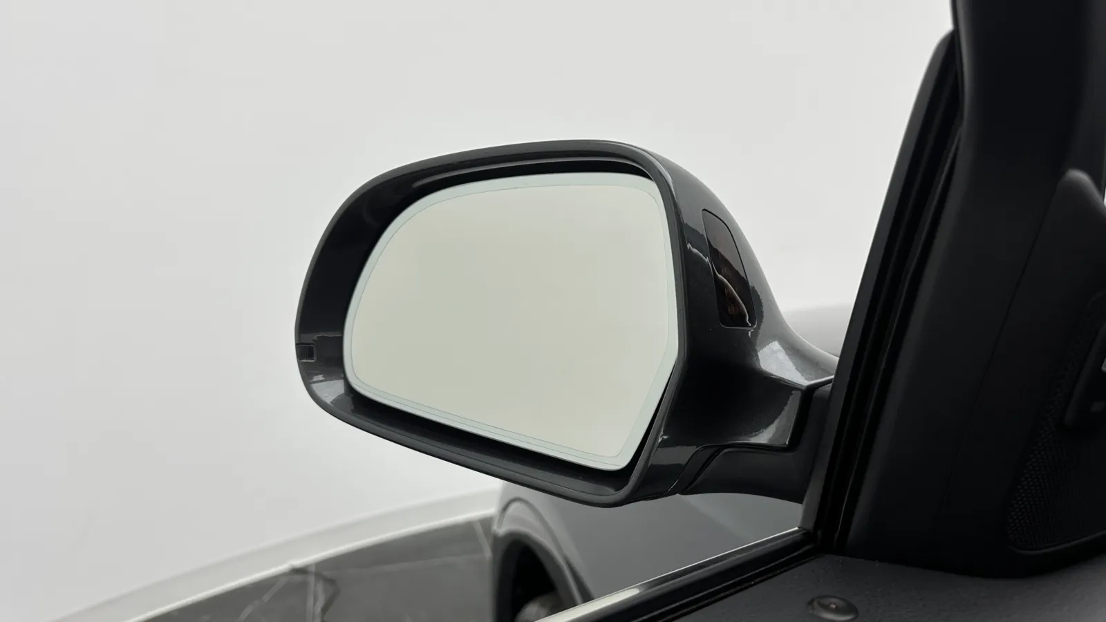 Audi Q3 photo 14