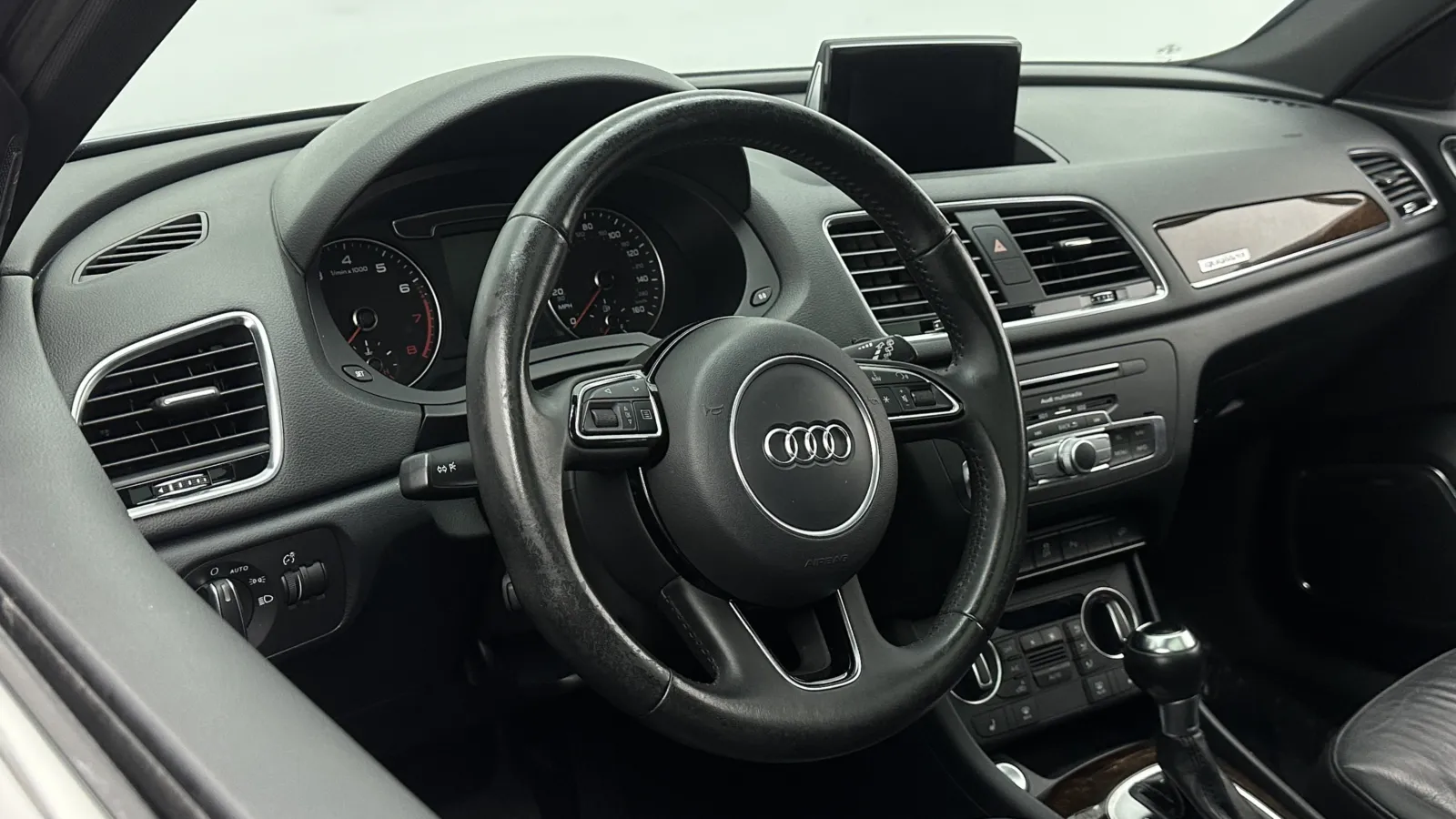 Audi Q3 photo 9