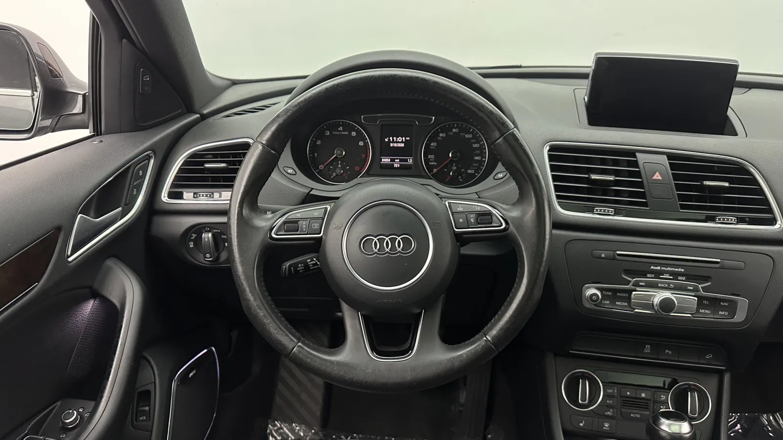 Audi Q3 photo 28