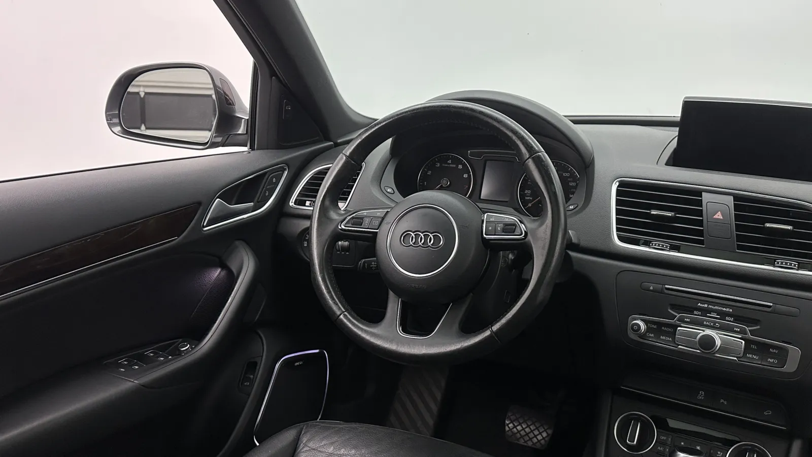 Audi Q3 photo 37