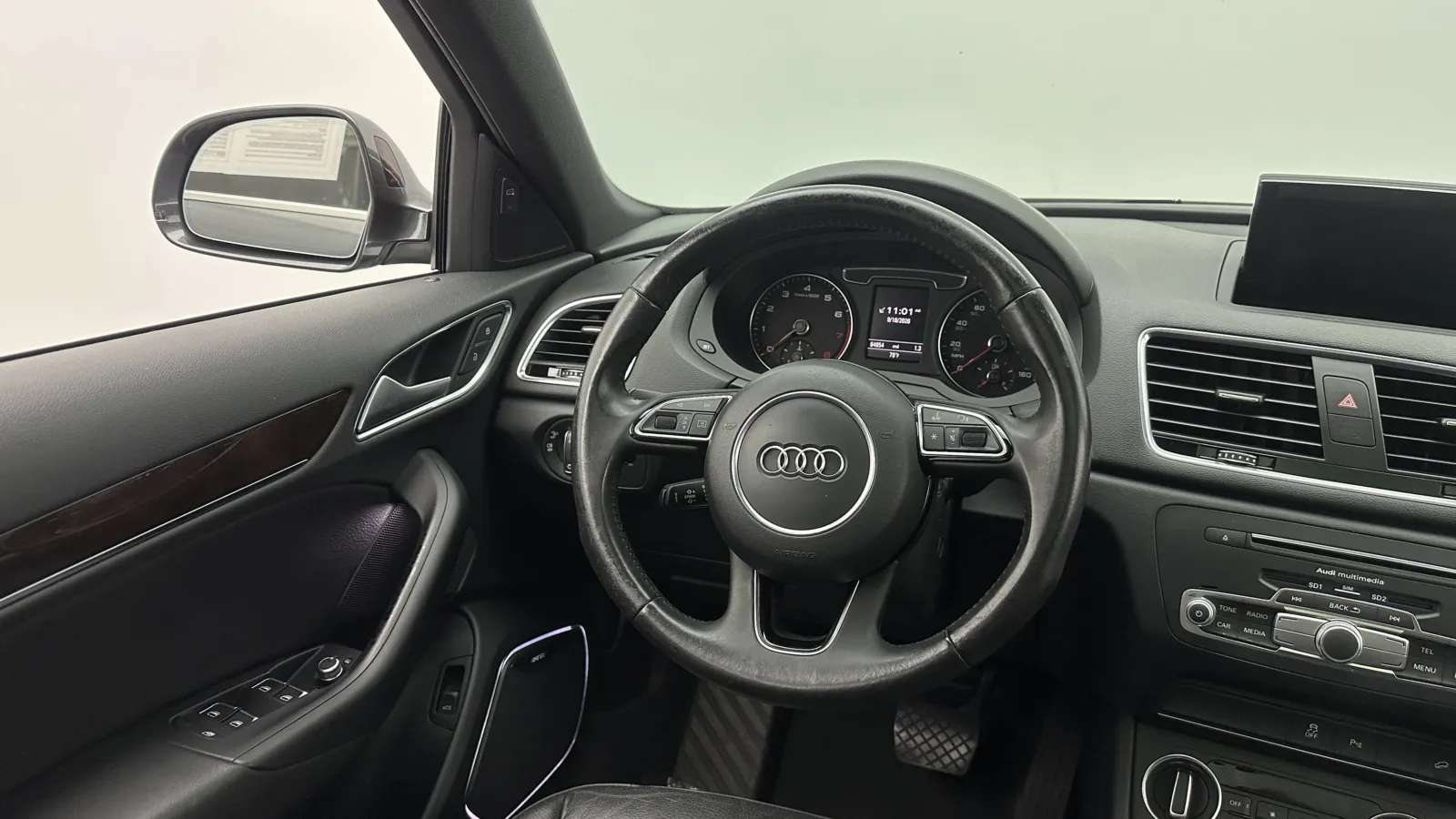 Audi Q3 photo 29