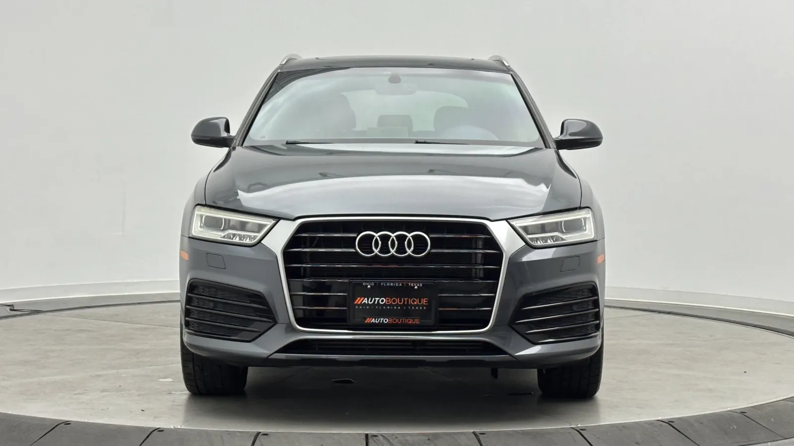 Audi Q3 photo 2