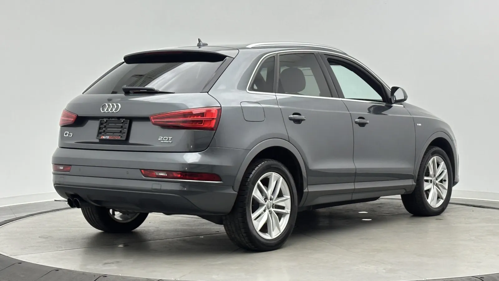 Audi Q3 photo 8
