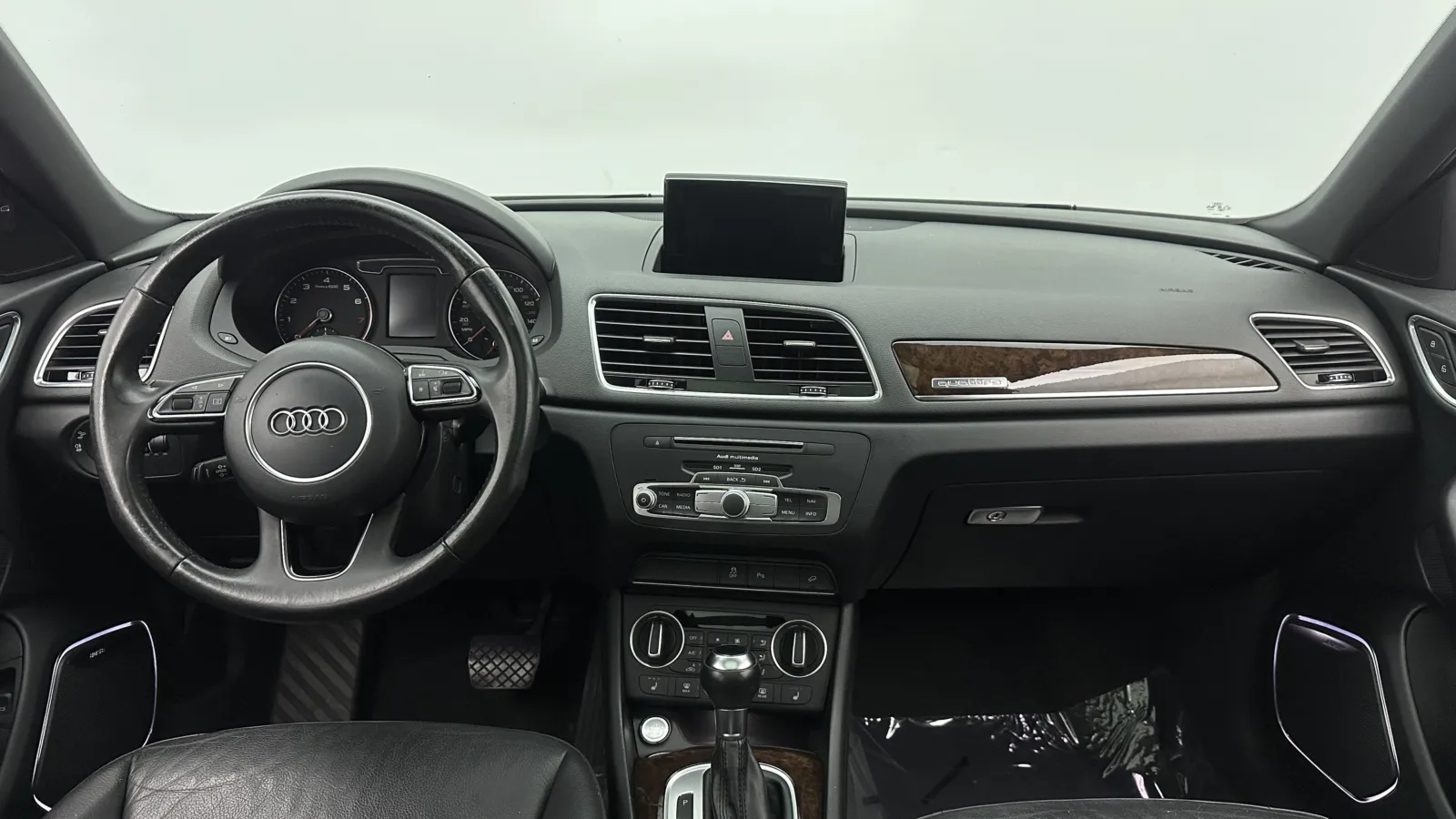 Audi Q3 photo 30