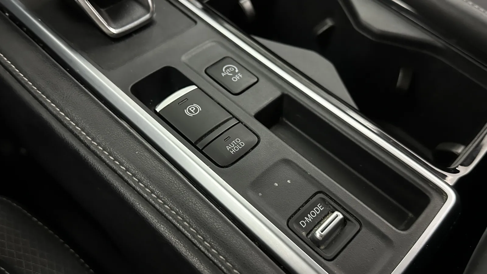 Nissan Pathfinder photo 16
