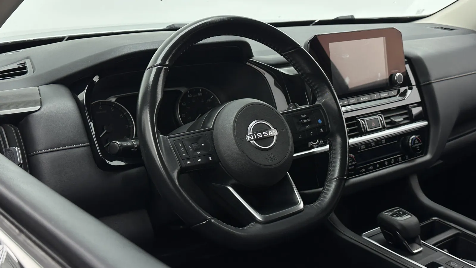 Nissan Pathfinder photo 8