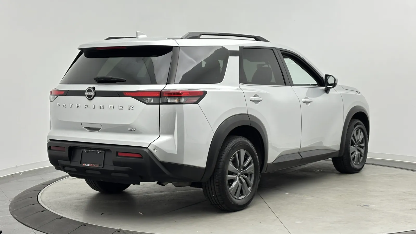 Nissan Pathfinder photo 7