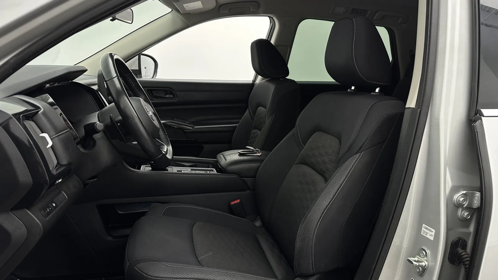 Nissan Pathfinder photo 14