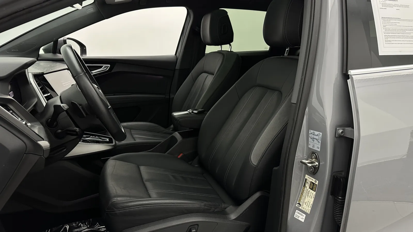 Audi Q4 photo 16