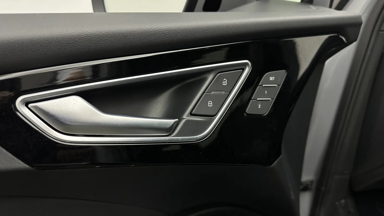 Audi Q4 photo 13
