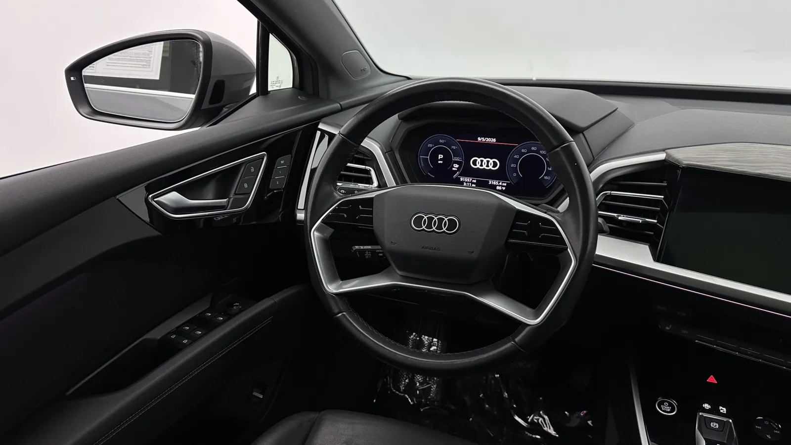 Audi Q4 photo 29
