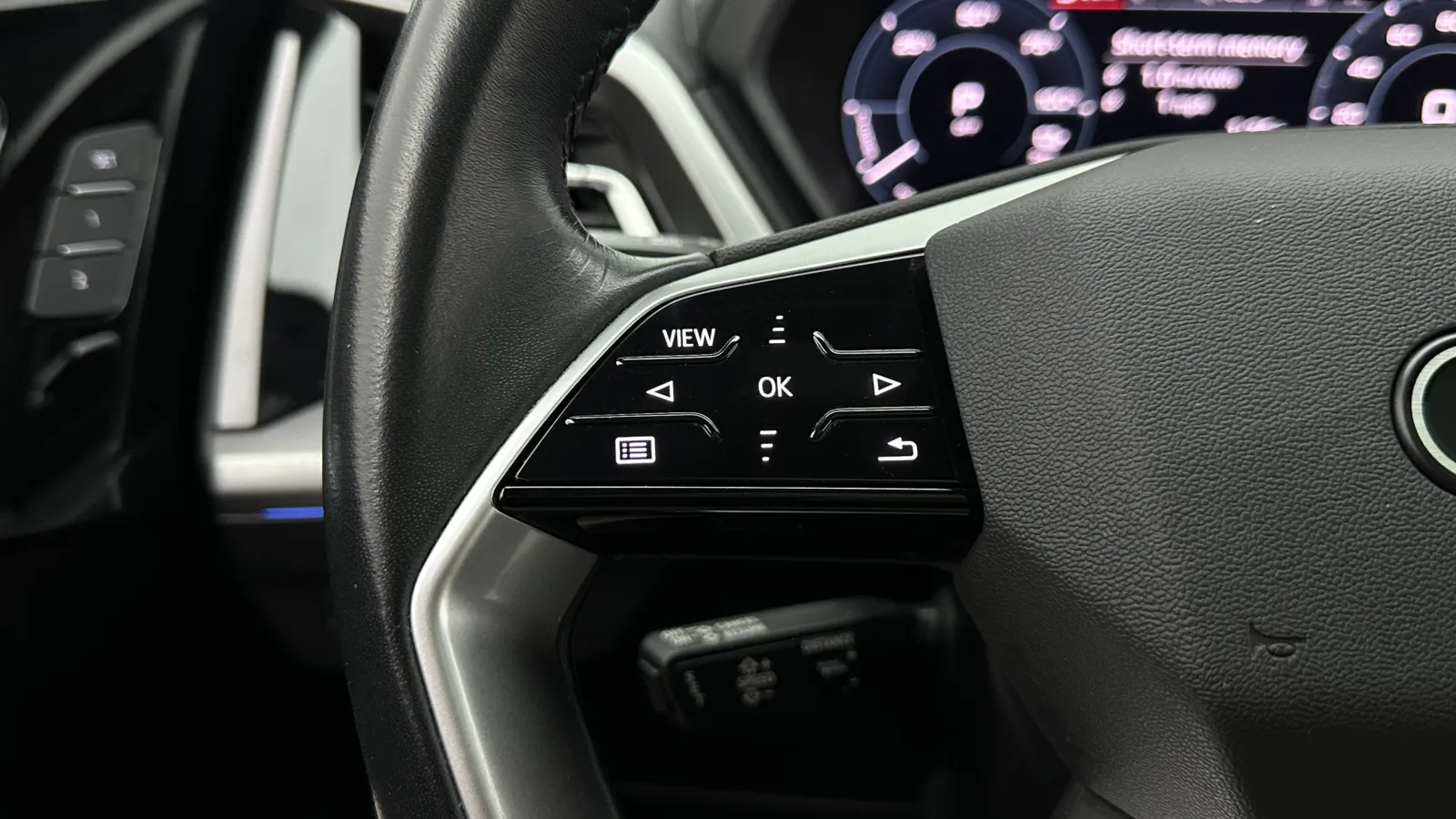 Audi Q4 photo 22
