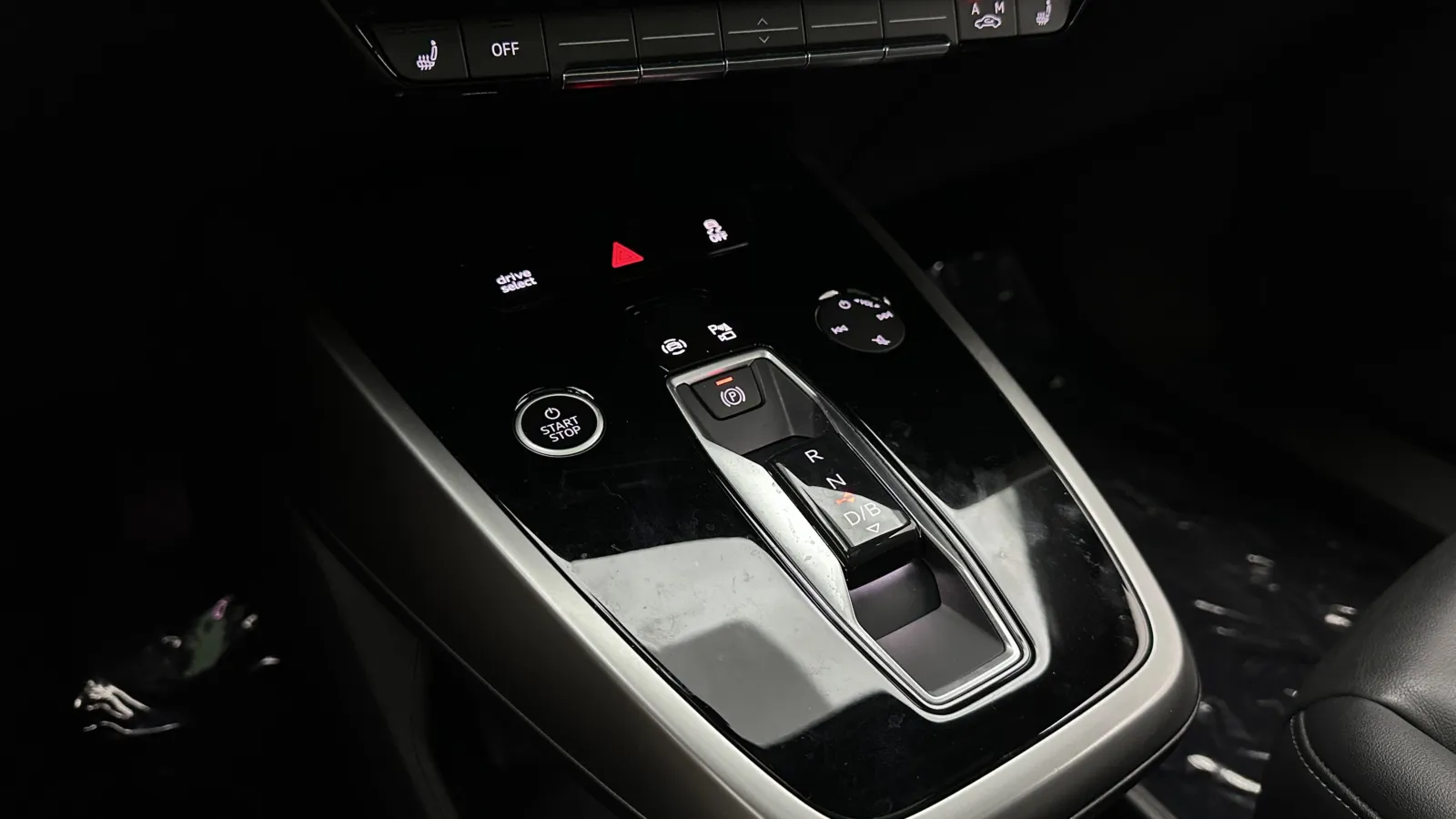 Audi Q4 photo 17