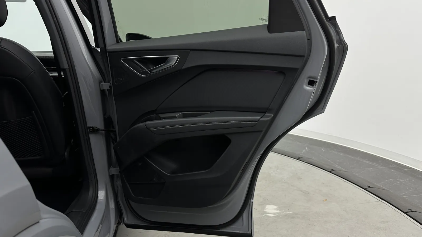Audi Q4 photo 34