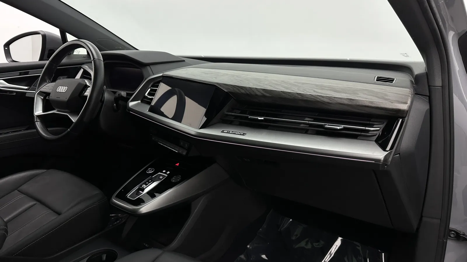 Audi Q4 photo 39