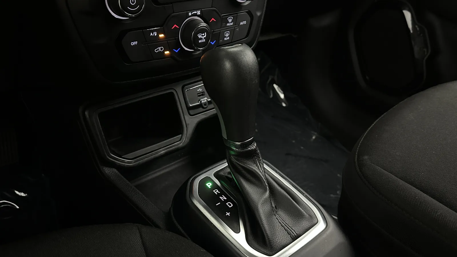 Jeep Renegade photo 16