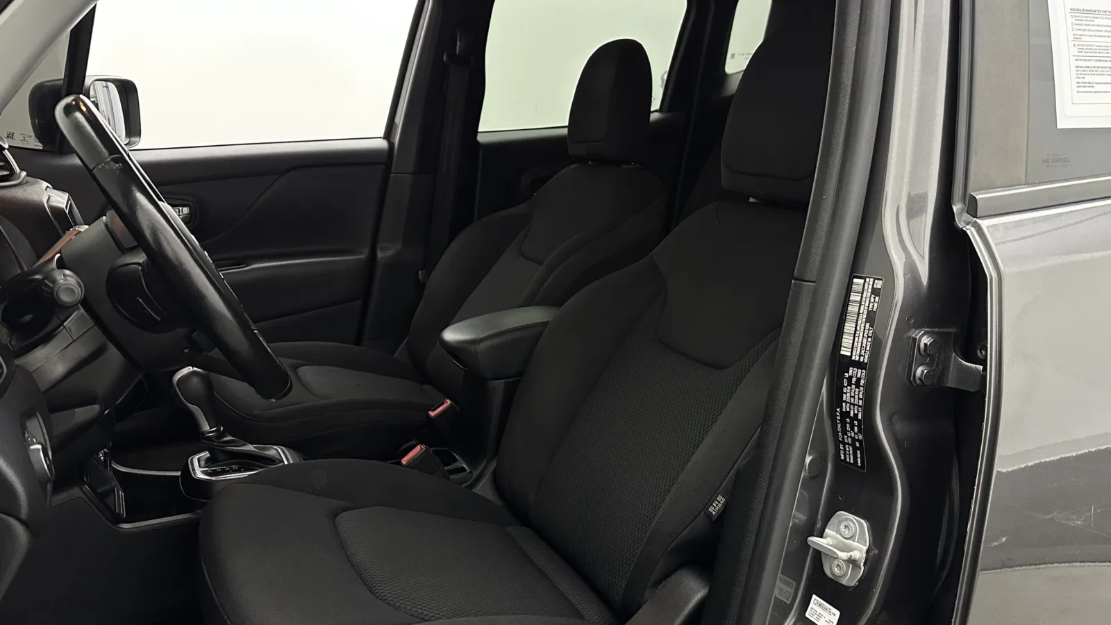 Jeep Renegade photo 14