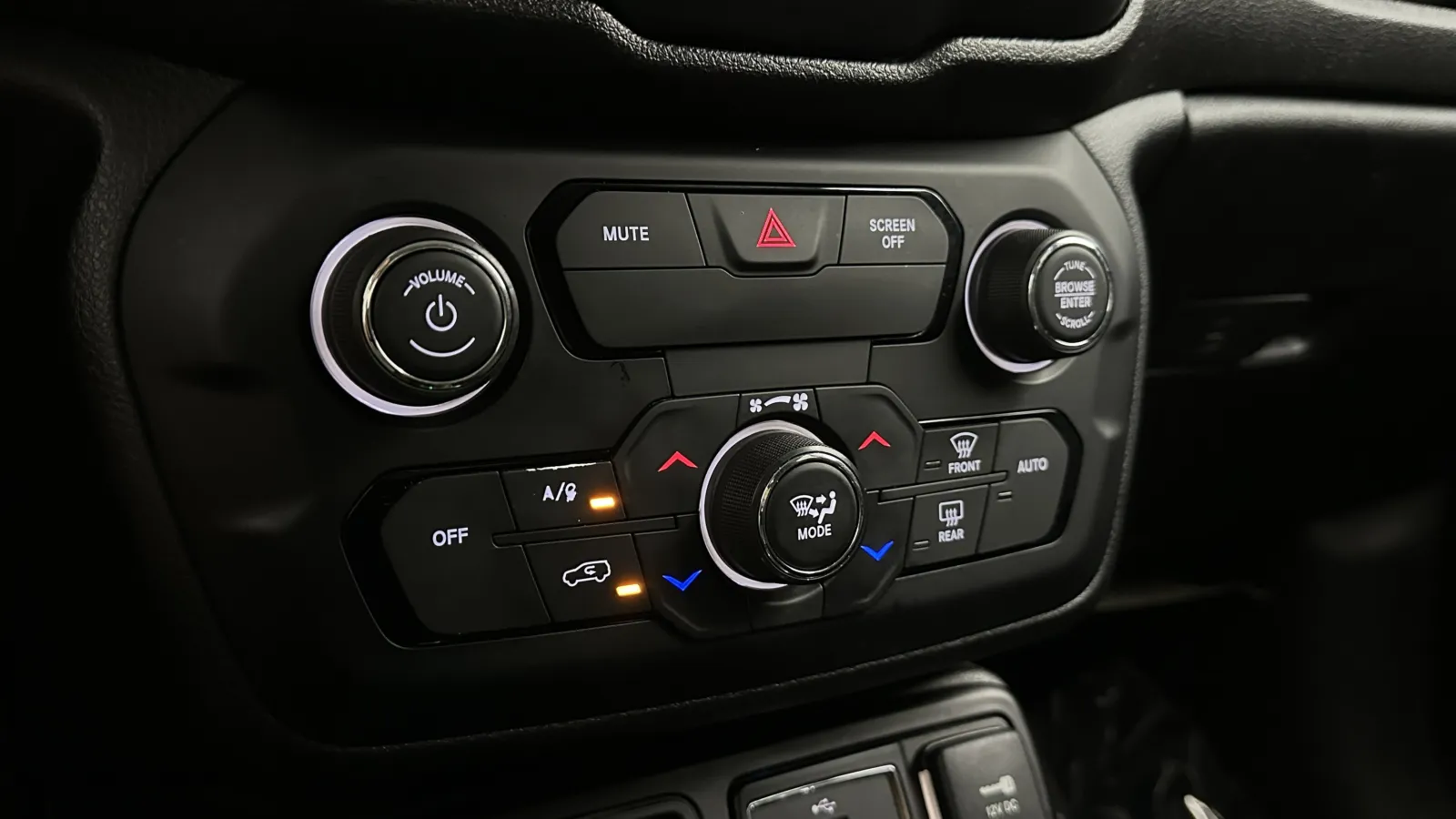 Jeep Renegade photo 17